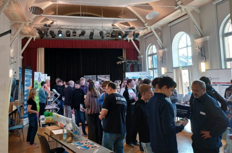 Blicke in Richtung Zukunft – Bericht zur Berufs- und Studienmesse am LGHE