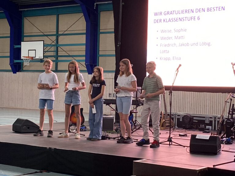 Mit Applaus und Vorfreude in die Sommerferien